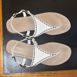 Simply Vera Vera Wang Studded Thong Sandals in Black and White
